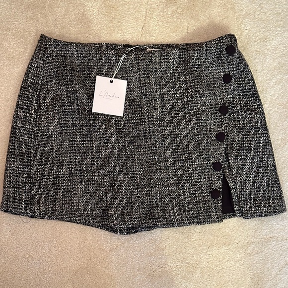 L’ACADEMIE - MINI SKIRT - NEW WITH TAGS - Picture 1 of 3